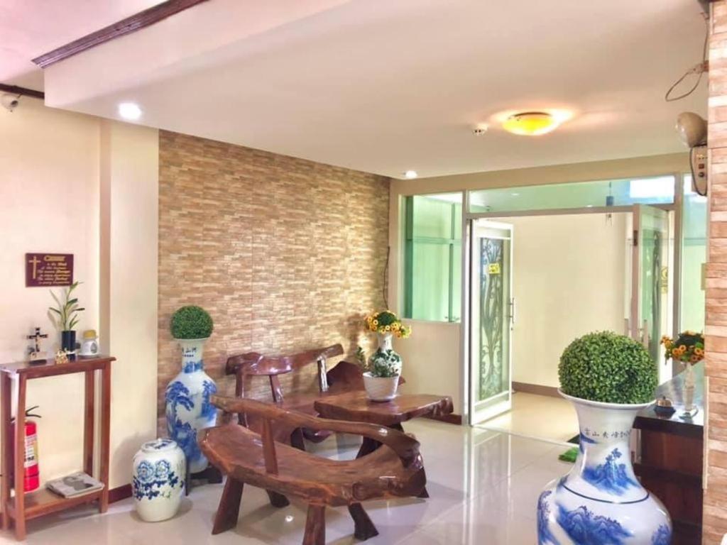 Jm Backpackers Hometel Guimaras Eksteriør billede