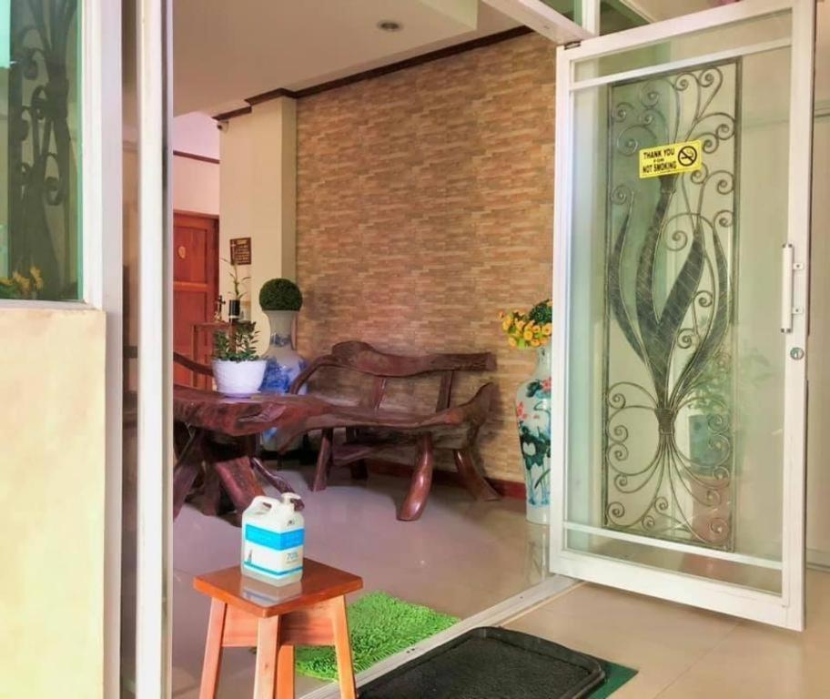 Jm Backpackers Hometel Guimaras Eksteriør billede